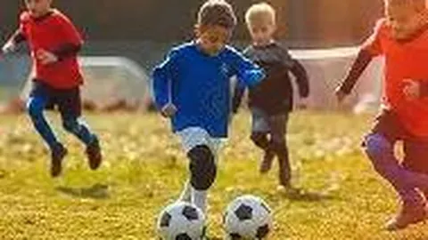 《海港荣耀再续！奥斯卡缺席，穆卡尔特独挑大梁，助球队卫冕成功》