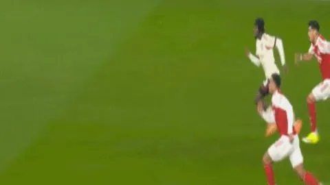 库里爆发，勇士力克灰熊稳居西部第五！巴特勒得分低迷