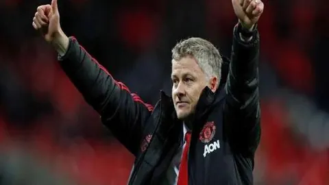 李璇揭秘：知名教练常卫魏透露，女足执教邀约尚未浮出水面！