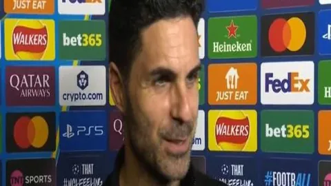 一夜疯狂交易潮！湖人2换1巨变，快船2换5引热议，三大名将竟意外留队！